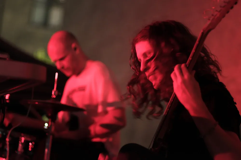 Premiere: City & i.o – Bomb-blasted Stack (with vvilms)